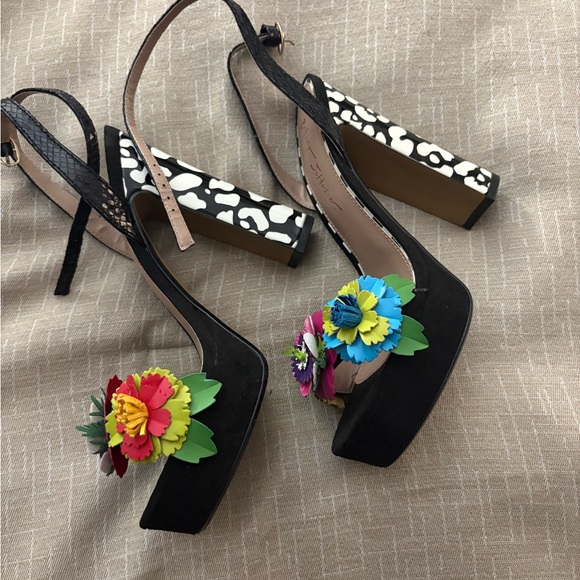 Betsy Johnson Colorful Floral Platform Heels - Picture 1 of 4